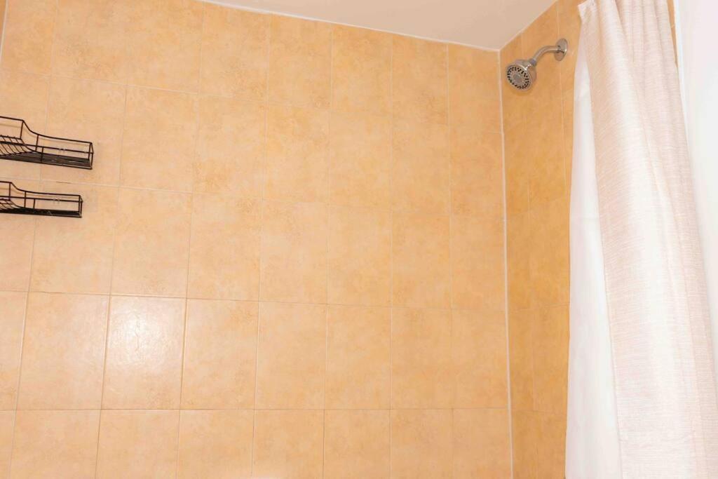 Newly Renovated Condo 5 Min From Airport Miami Exterior photo