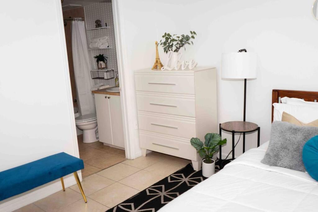 Newly Renovated Condo 5 Min From Airport Miami Exterior photo