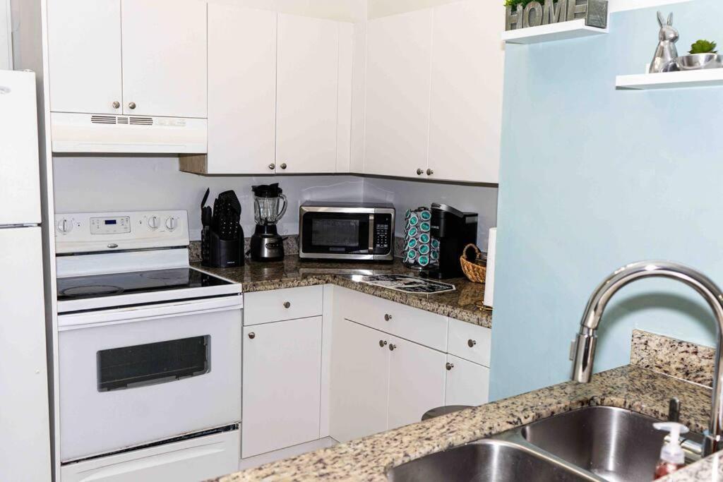 Newly Renovated Condo 5 Min From Airport Miami Exterior photo