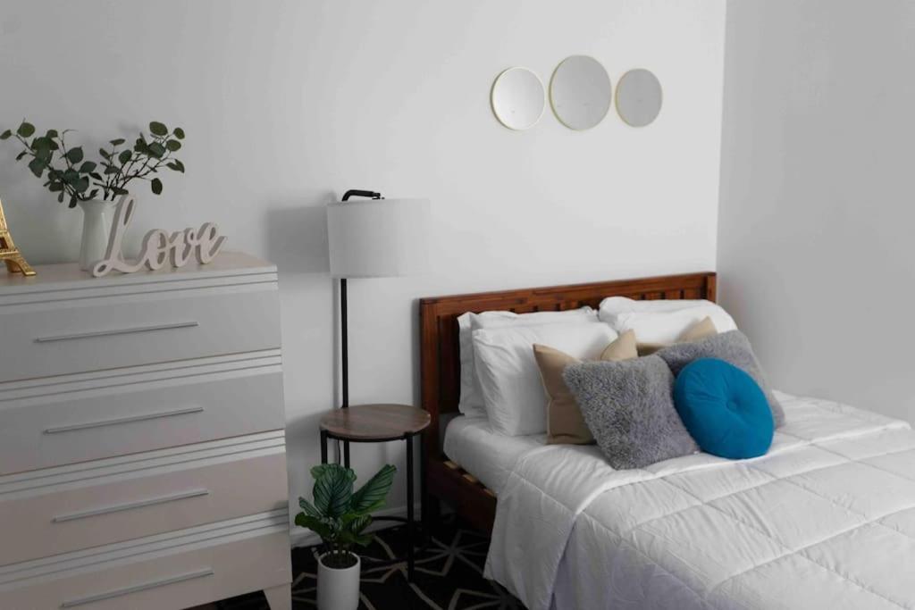 Newly Renovated Condo 5 Min From Airport Miami Exterior photo